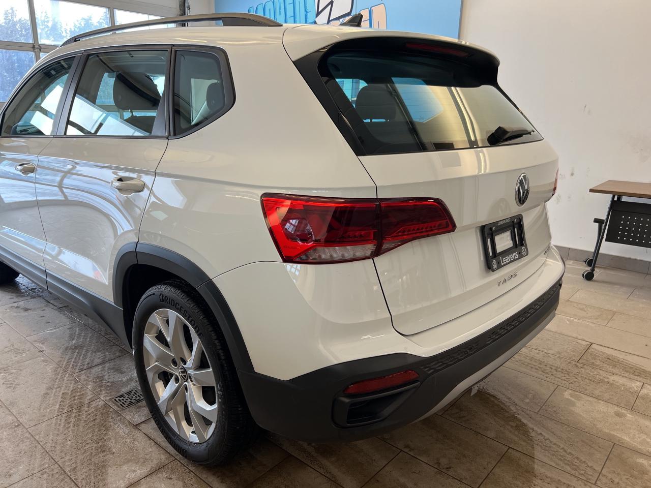 2023 Volkswagen Taos Trendline 4Motion Photo