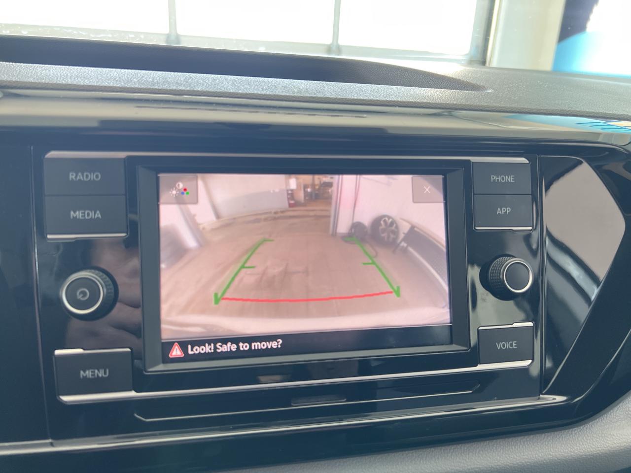 2023 Volkswagen Taos Trendline 4Motion Photo