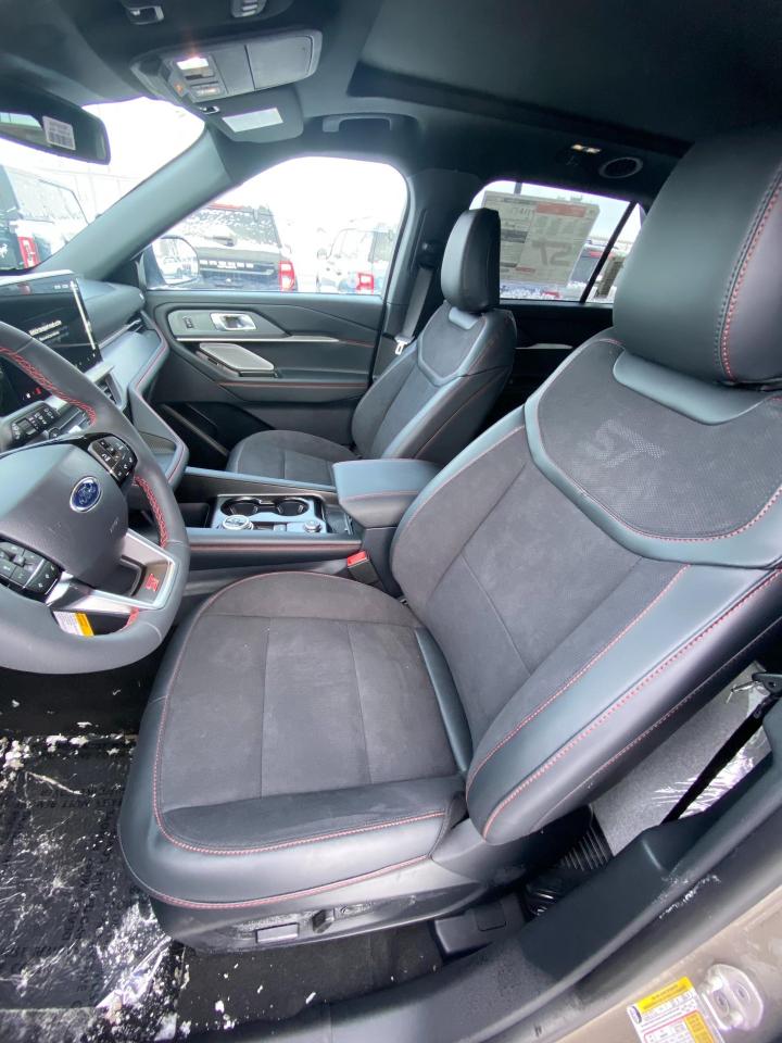 2026 Ford Explorer ST 4dr 4x4 Photo