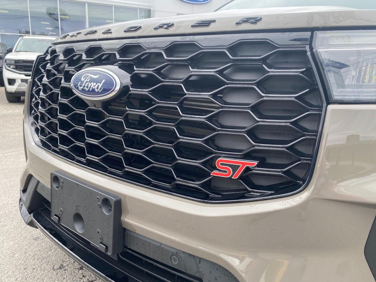 2026 Ford Explorer ST 4dr 4x4 Photo2