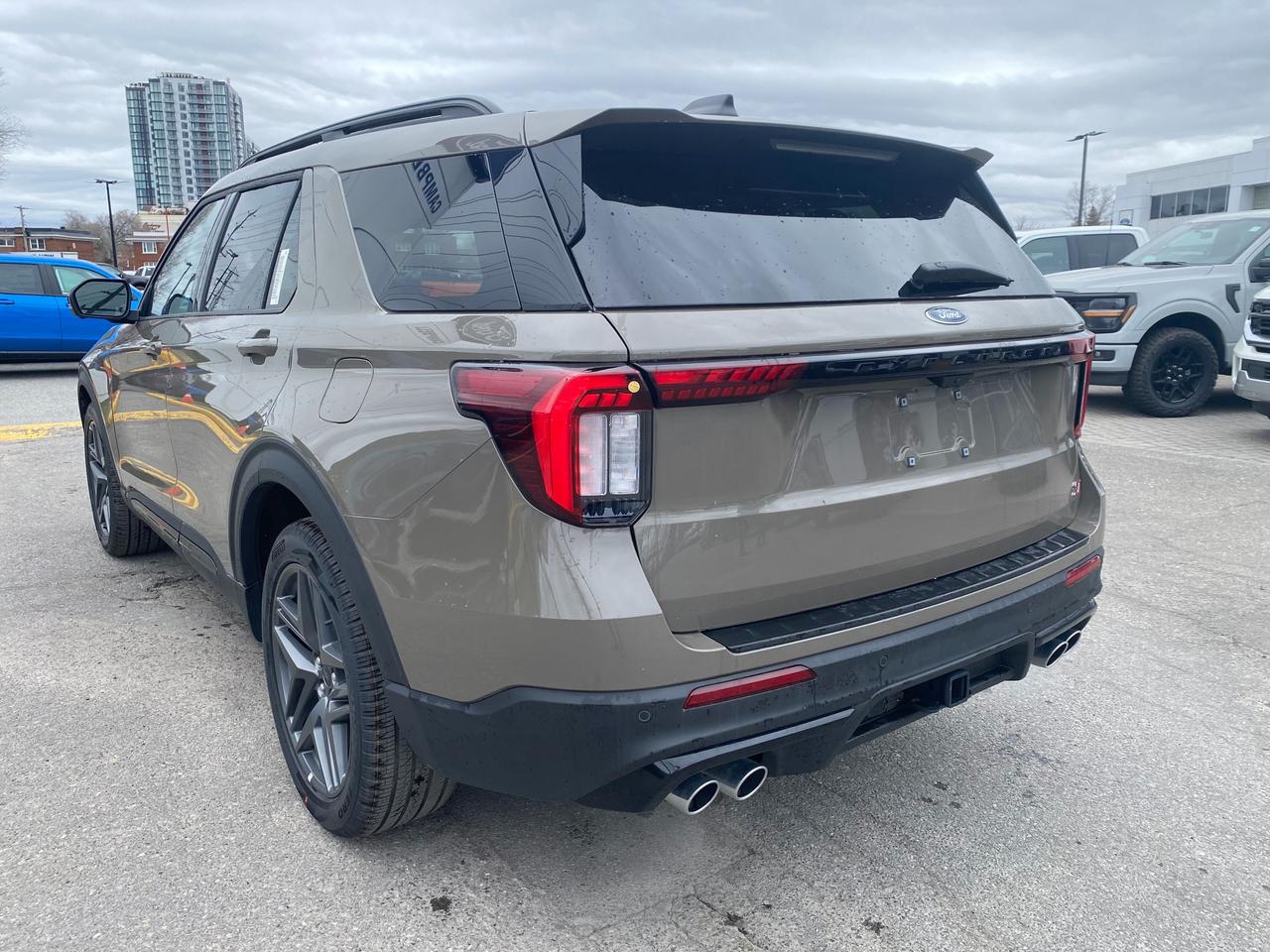 2026 Ford Explorer ST 4dr 4x4 Photo4