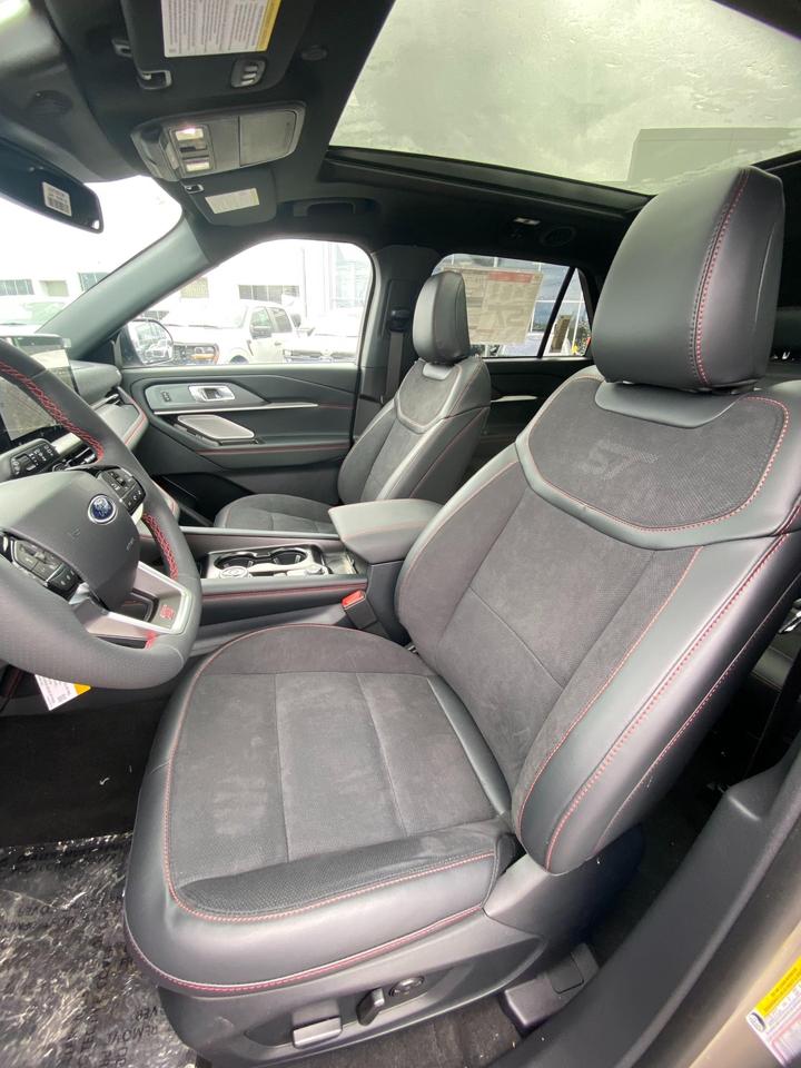 2026 Ford Explorer ST 4dr 4x4 Photo