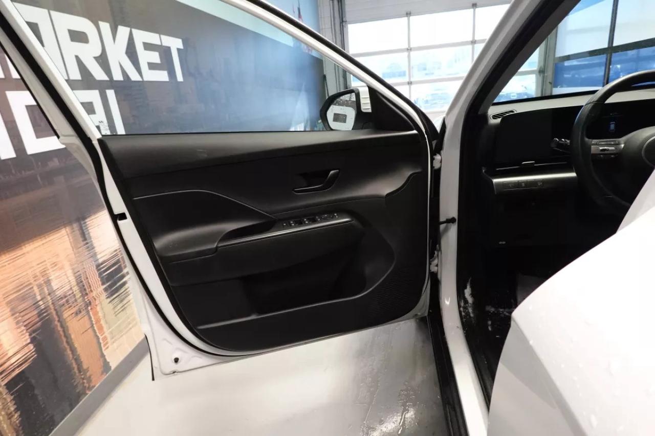 2024 Hyundai KONA PREFERRED   HEATED SEATS   HEATED WHEEL   APPLE CA Photo