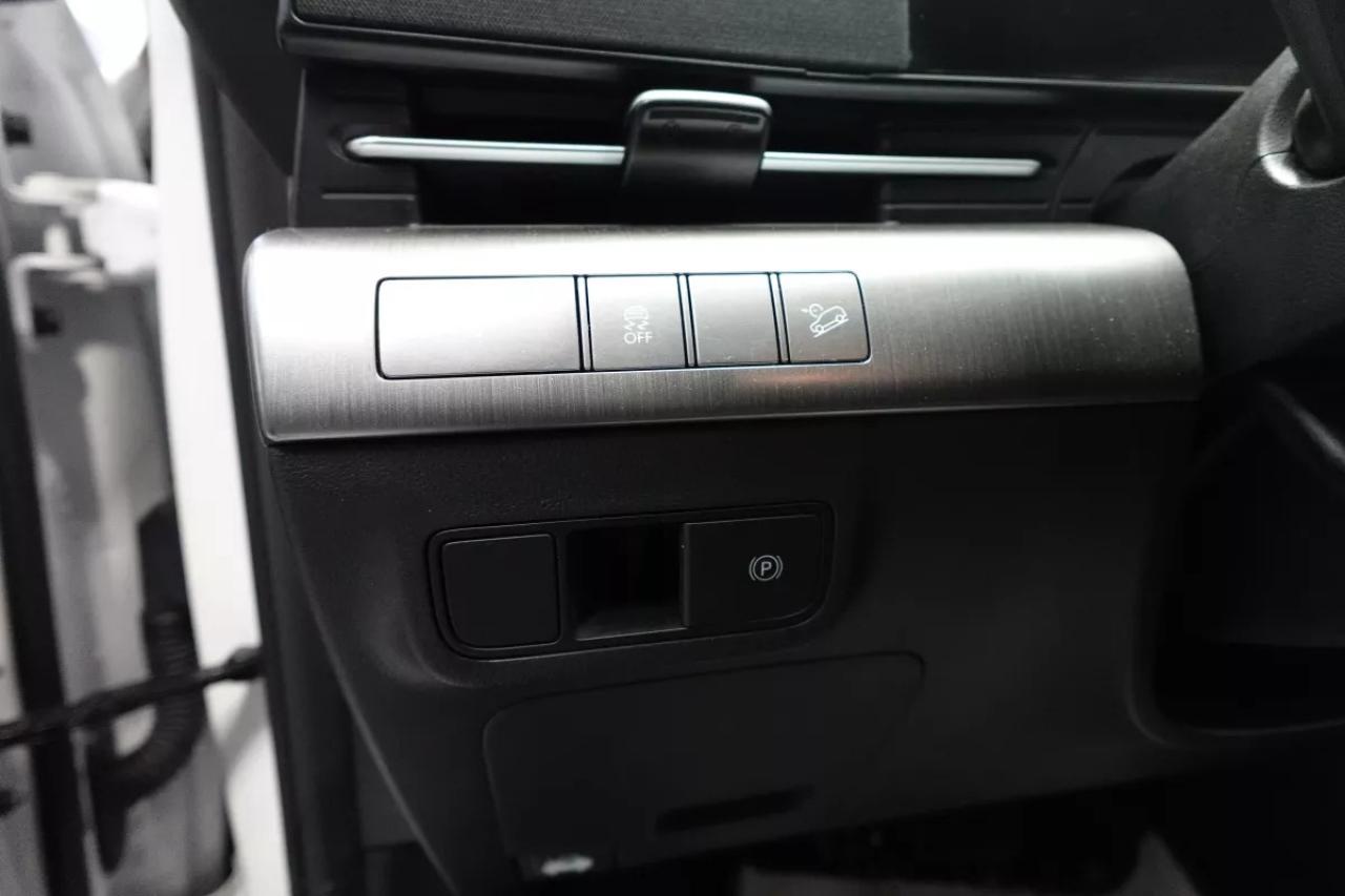 2024 Hyundai KONA PREFERRED   HEATED SEATS   HEATED WHEEL   APPLE CA Photo