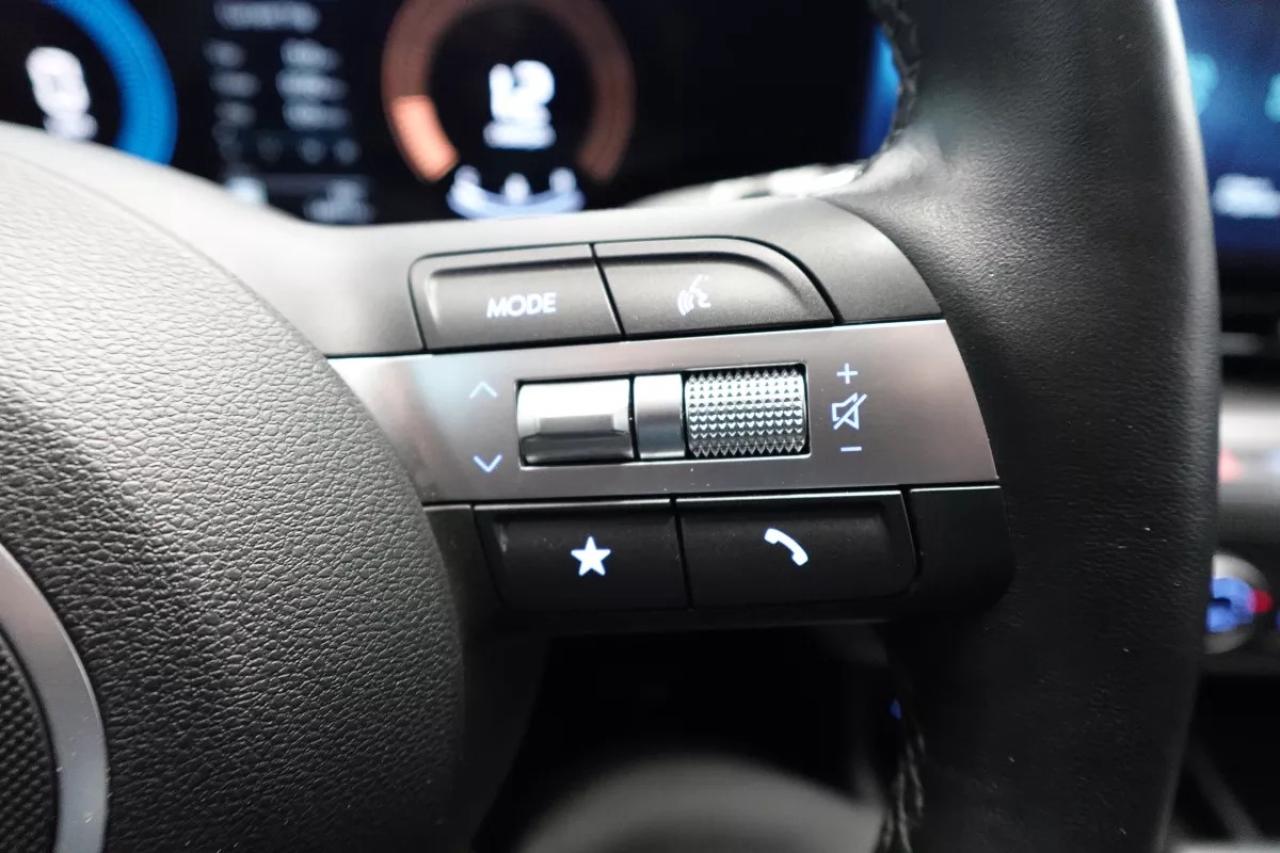 2024 Hyundai KONA PREFERRED   HEATED SEATS   HEATED WHEEL   APPLE CA Photo