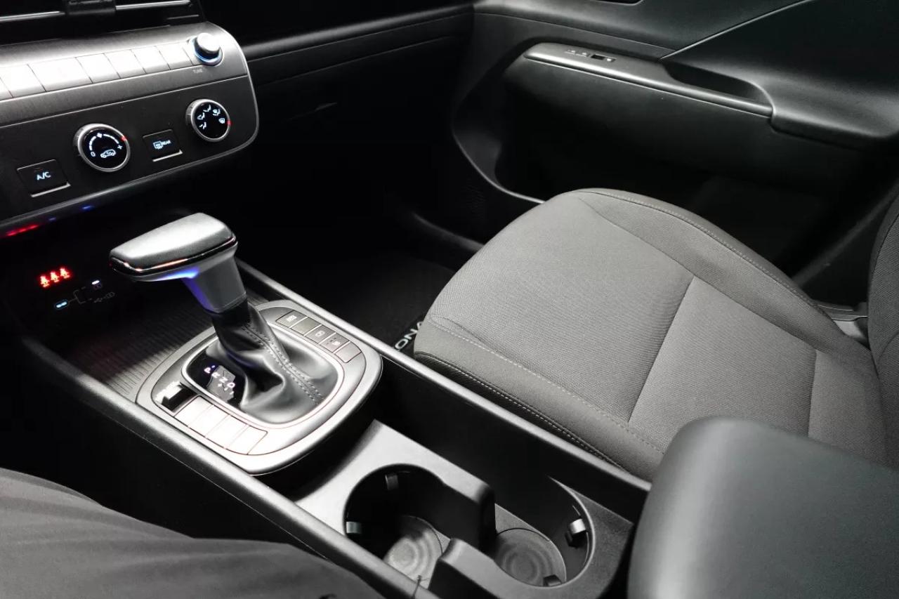 2024 Hyundai KONA PREFERRED   HEATED SEATS   HEATED WHEEL   APPLE CA Photo