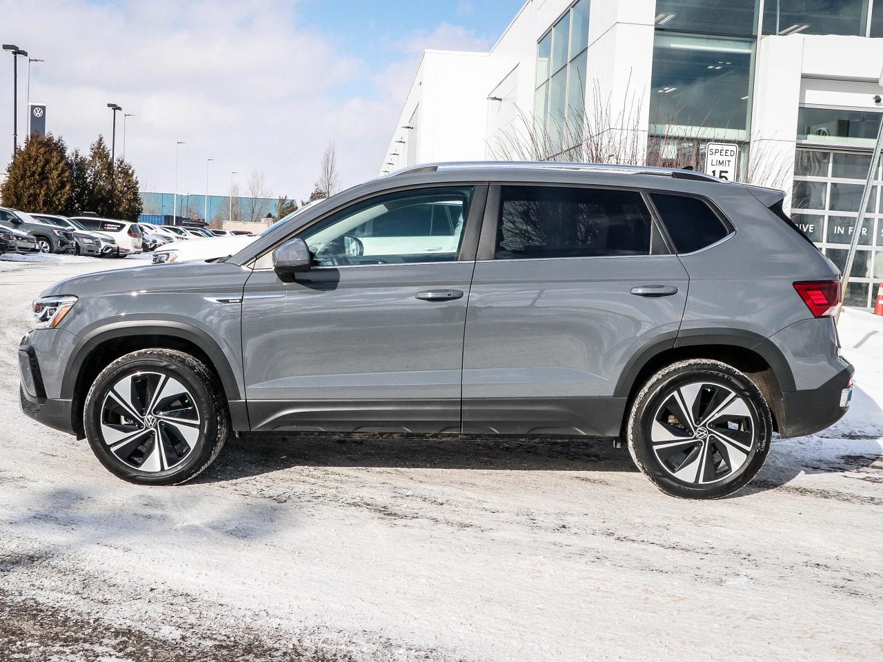 2024 Volkswagen Taos Highline 4MOTION Photo