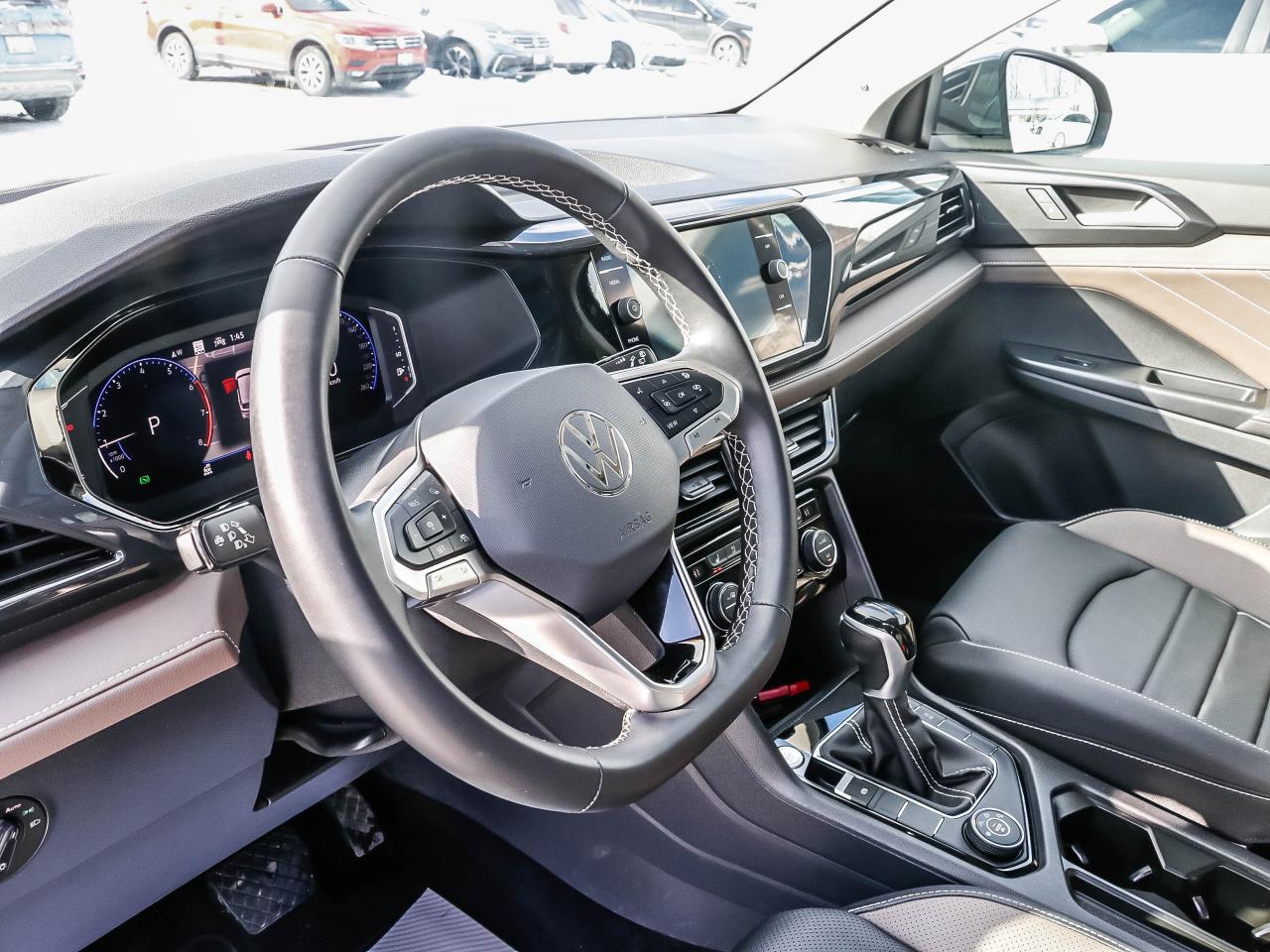 2024 Volkswagen Taos Highline 4MOTION Photo