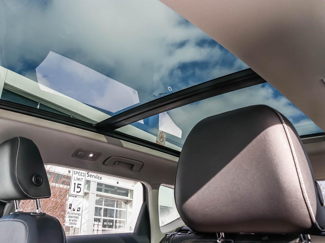 2024 Volkswagen Taos Highline 4MOTION Photo