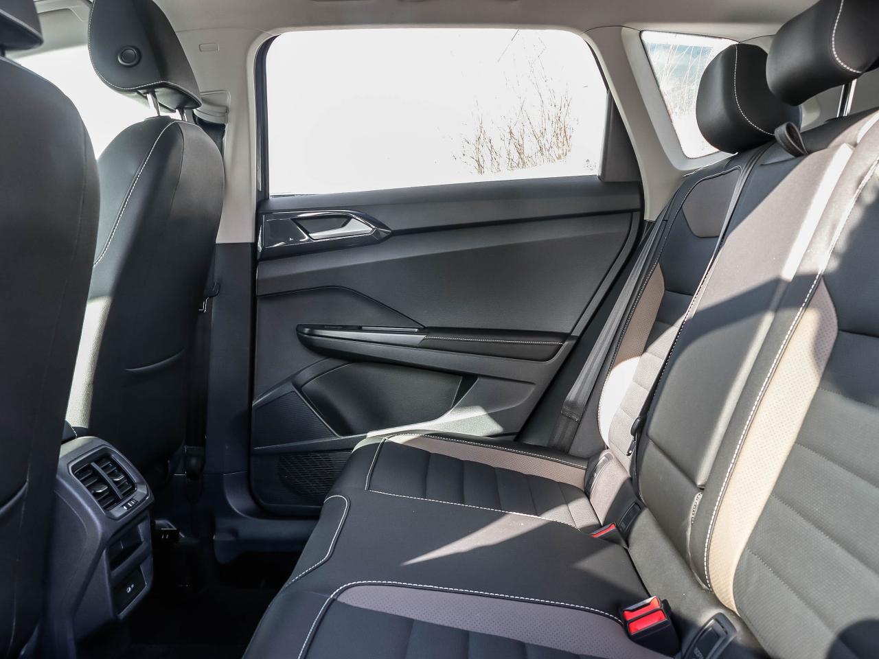 2024 Volkswagen Taos Highline 4MOTION Photo