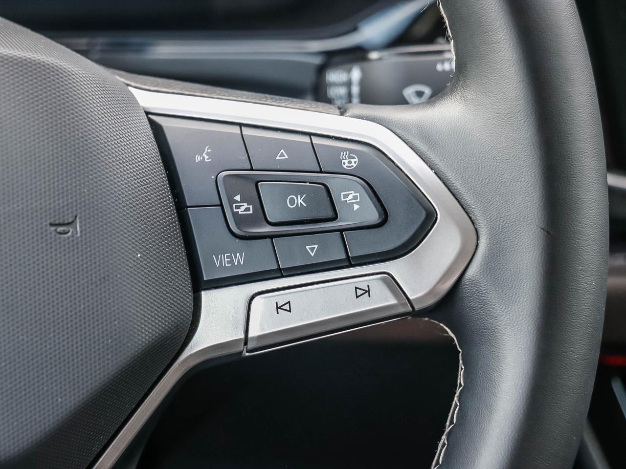 2024 Volkswagen Taos Highline 4MOTION Photo