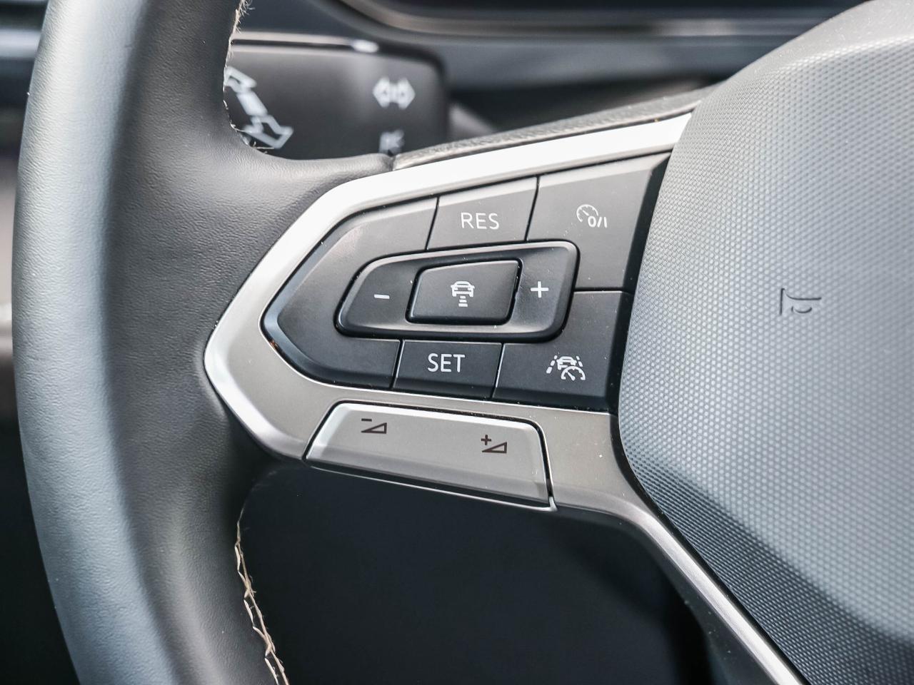 2024 Volkswagen Taos Highline 4MOTION Photo