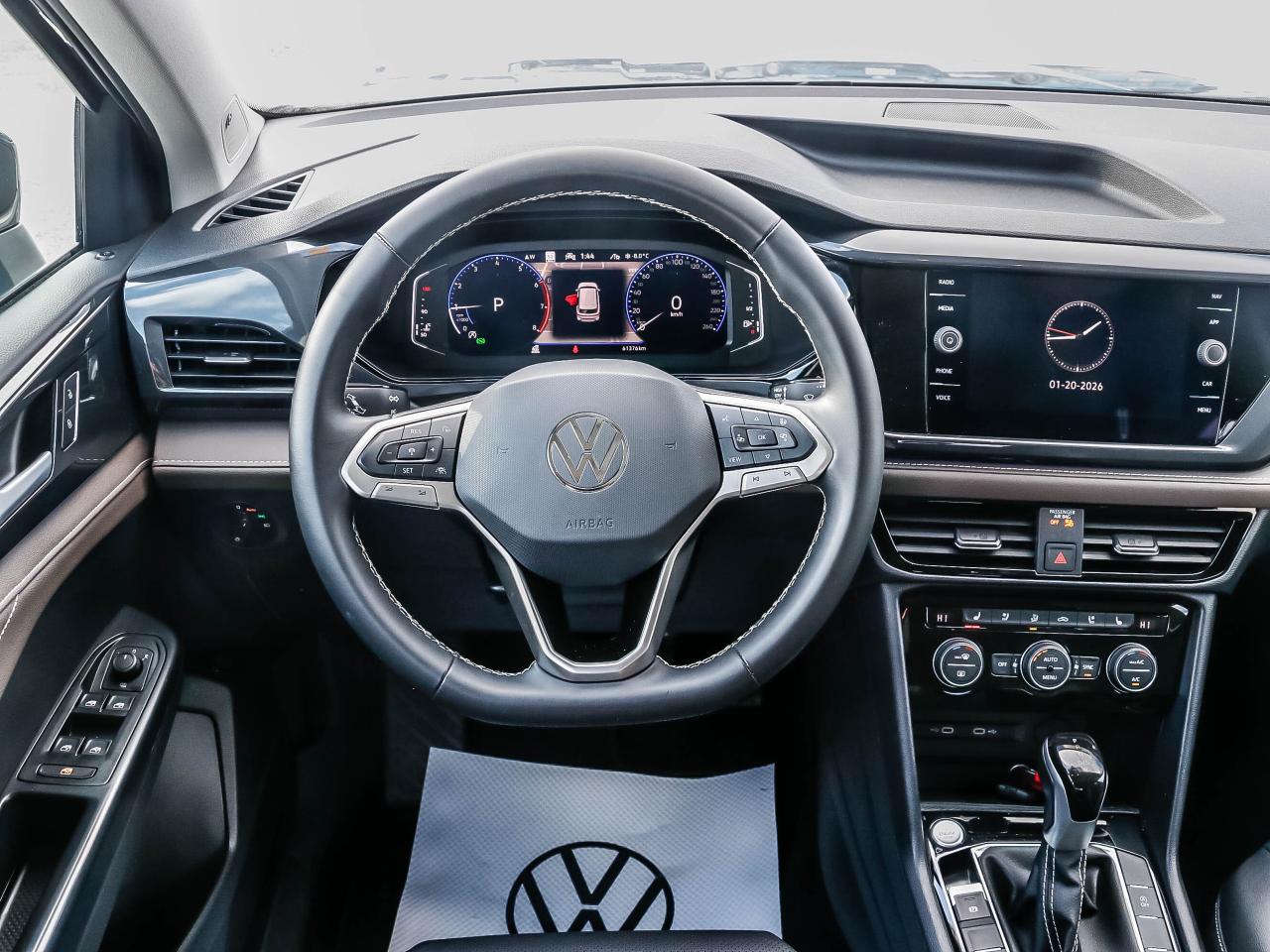 2024 Volkswagen Taos Highline 4MOTION Photo