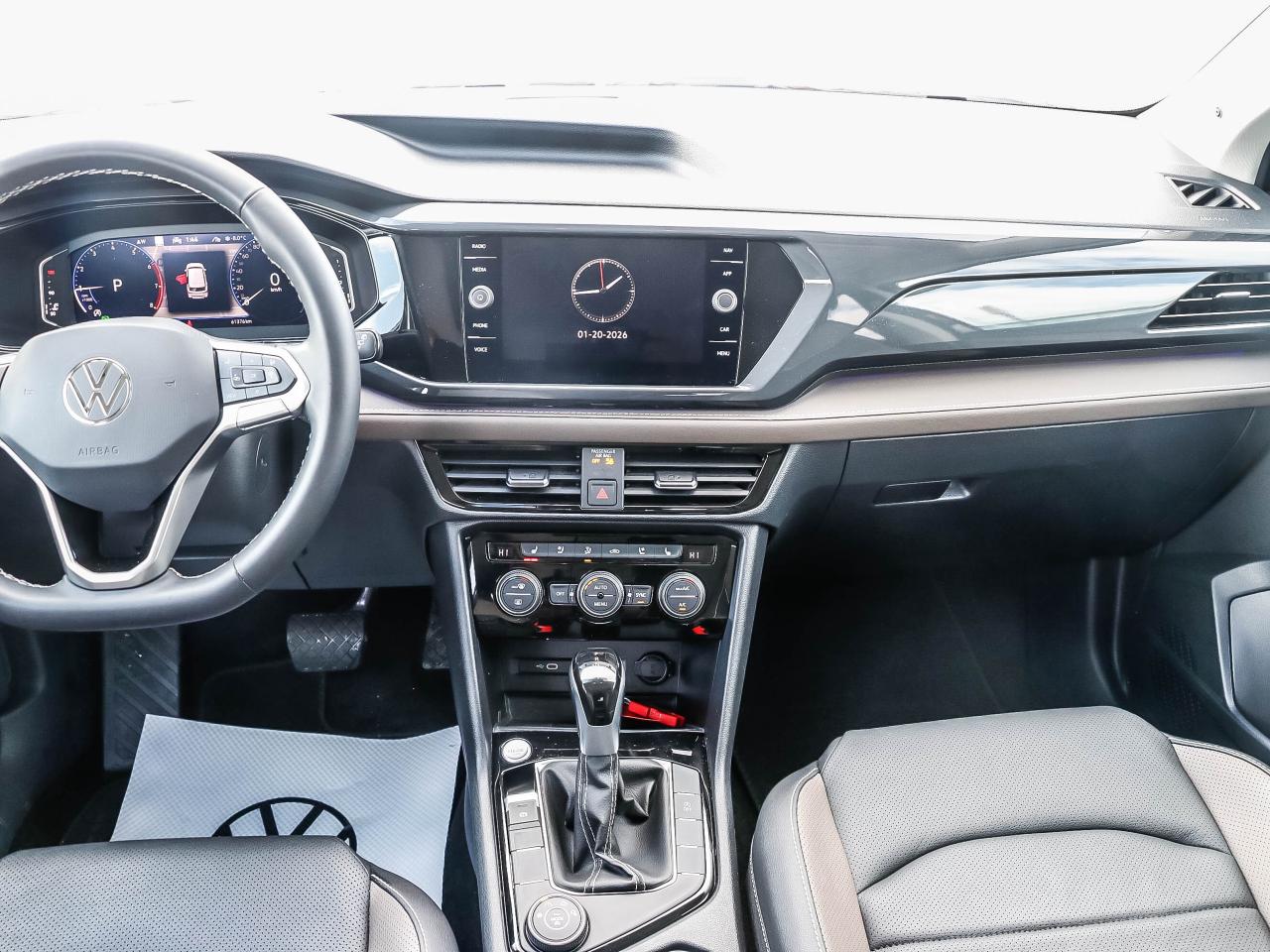 2024 Volkswagen Taos Highline 4MOTION Photo