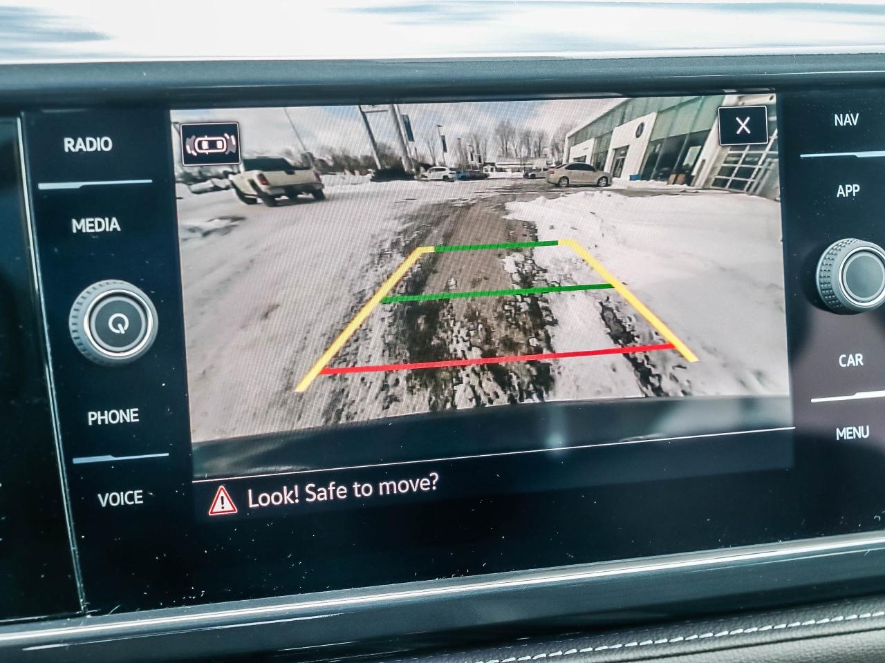 2024 Volkswagen Taos Highline 4MOTION Photo