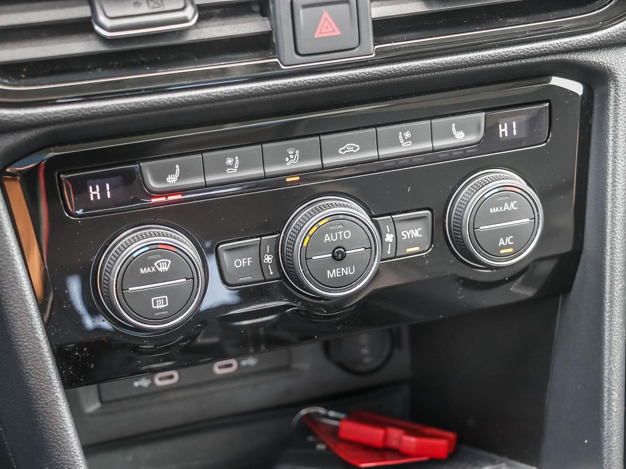 2024 Volkswagen Taos Highline 4MOTION Photo