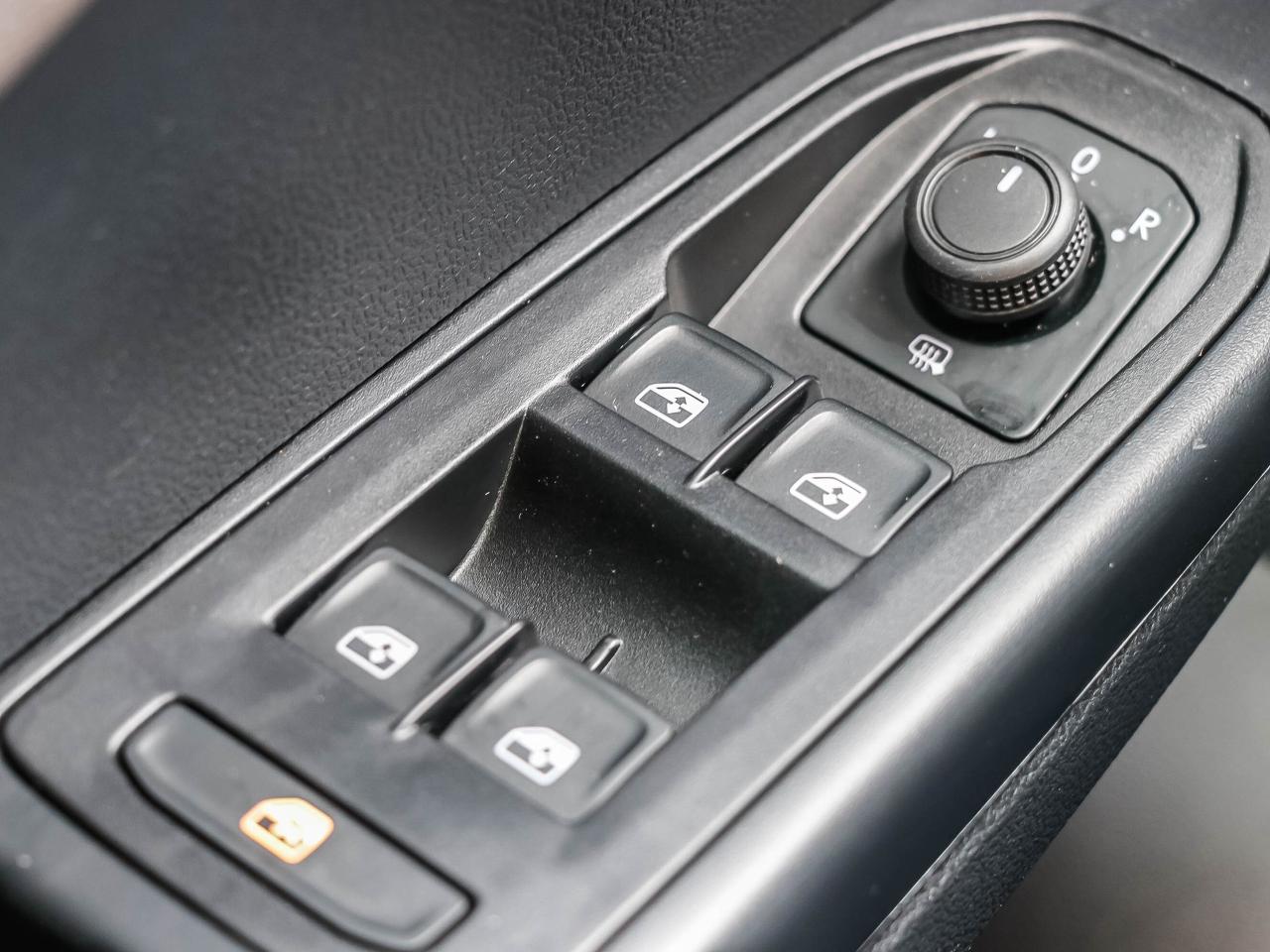 2024 Volkswagen Taos Highline 4MOTION Photo