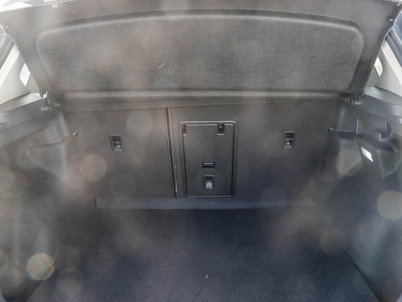 2024 Volkswagen Taos Highline 4MOTION Photo