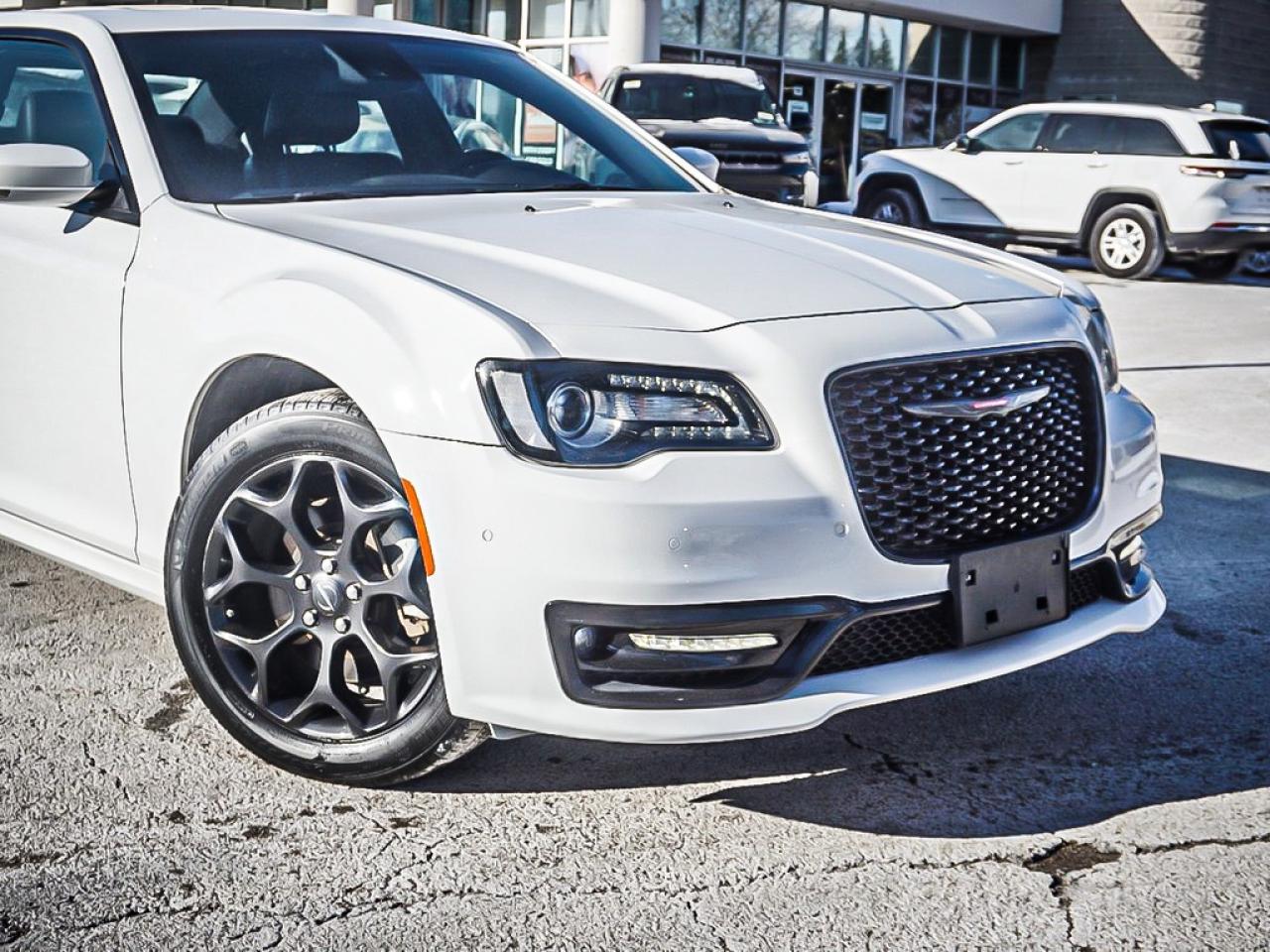 2023 Chrysler 300  Photo