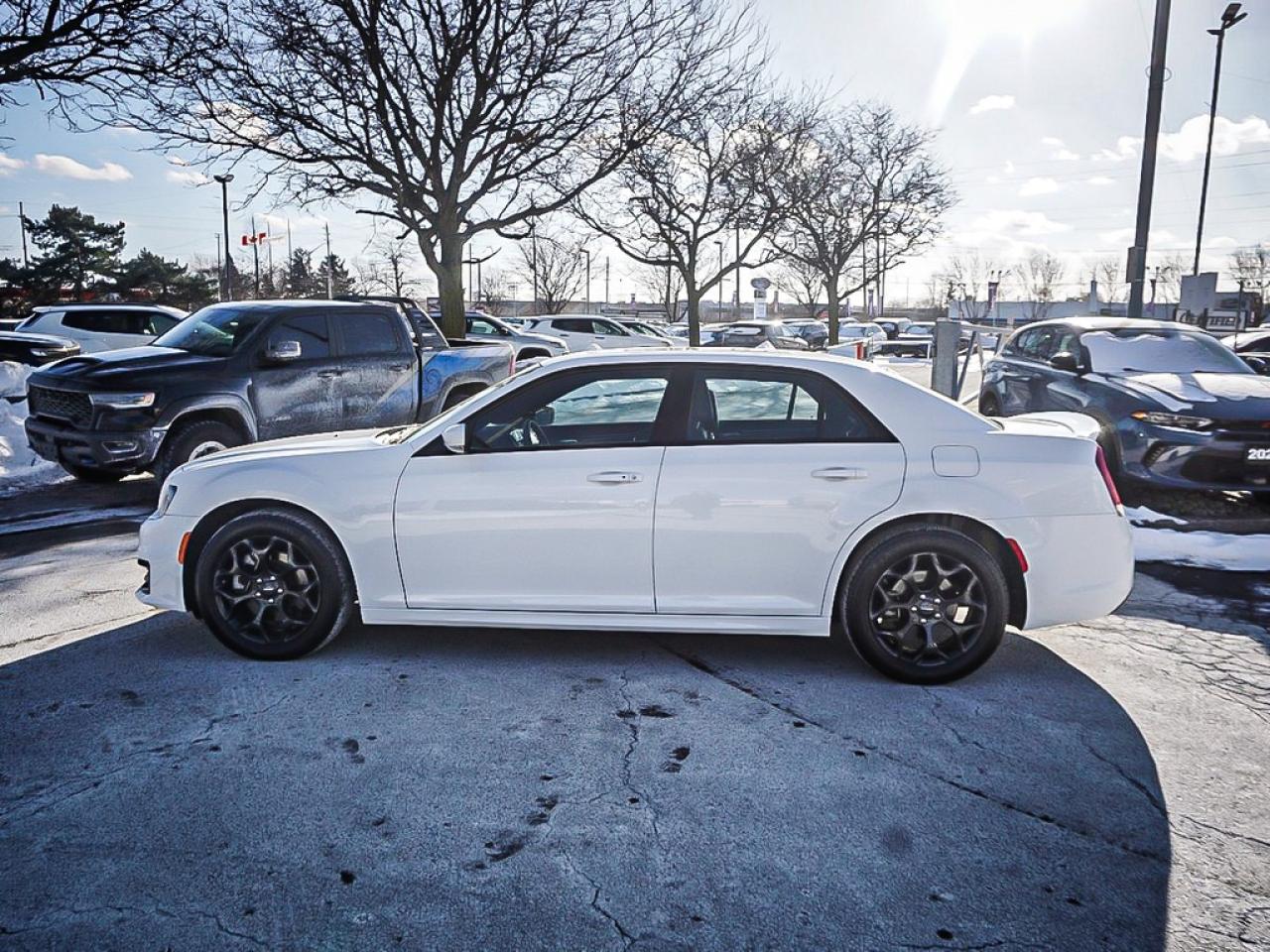 2023 Chrysler 300  Photo