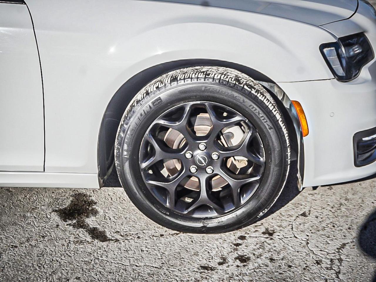 2023 Chrysler 300  Photo