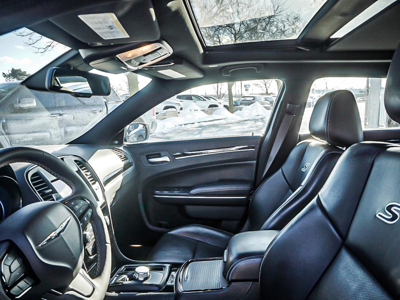 2023 Chrysler 300  Photo