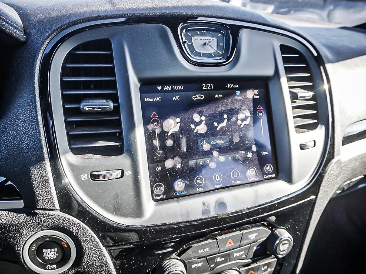 2023 Chrysler 300  Photo