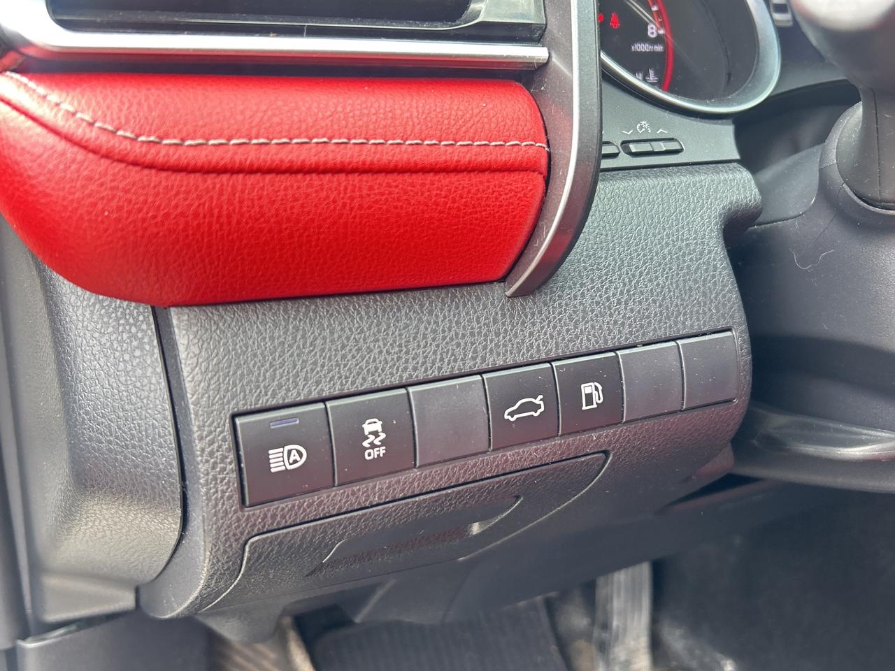 2018 Toyota Camry XSE, Bluetooth, Back Up Cam, Pano Sunroof Photo