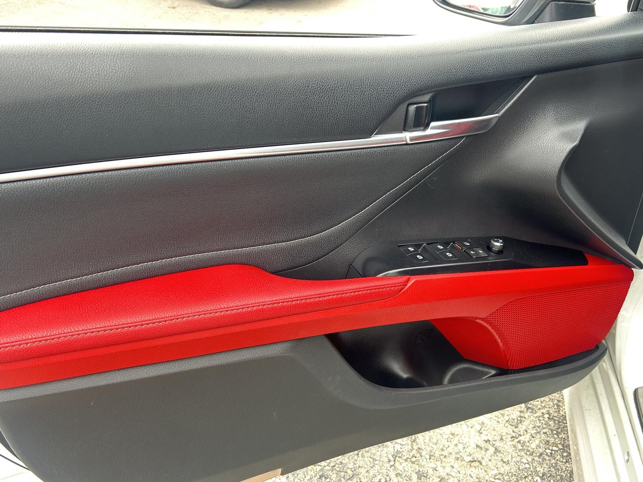 2018 Toyota Camry XSE, Bluetooth, Back Up Cam, Pano Sunroof Photo