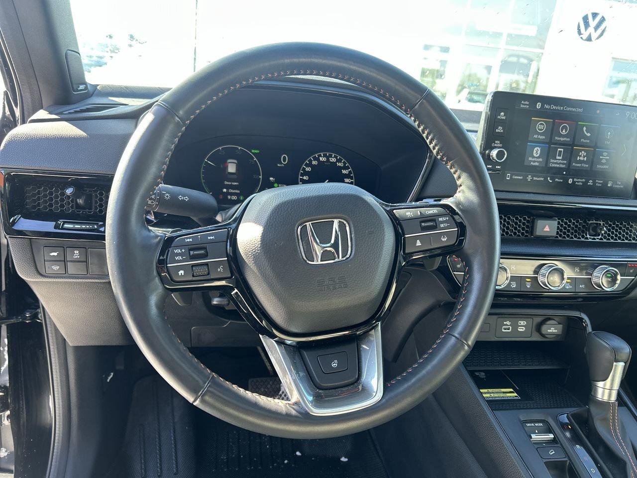 2024 Honda CR-V Hybrid Touring AWD 2 SETS, ON WINTERS  Leather Seats  All Photo