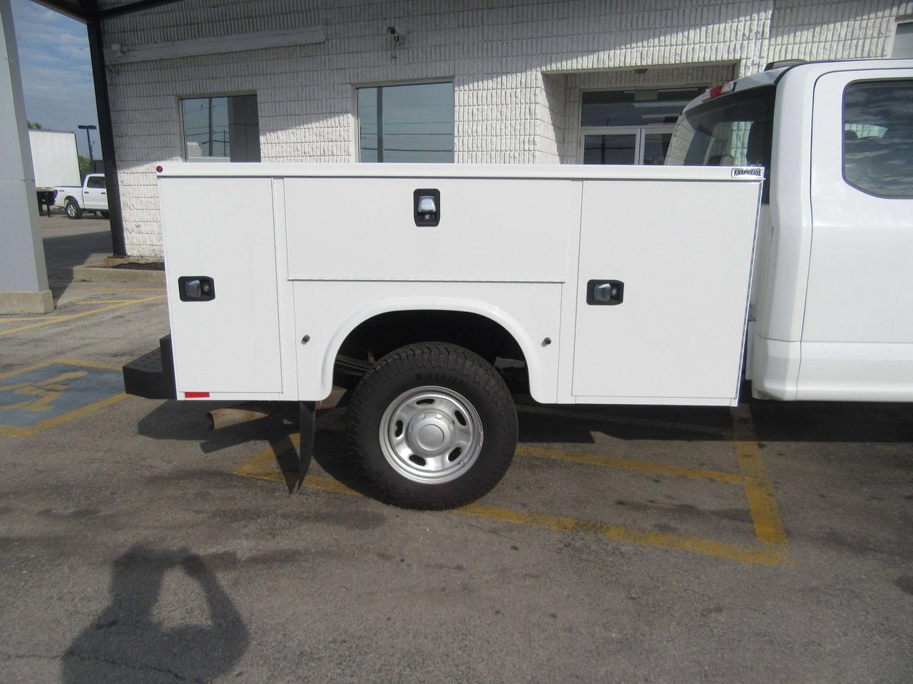 2022 Ford F-250 4X4 EXT CAB WITH NEW SERVICE/UTILITY BODY Photo