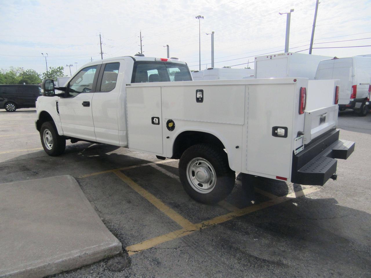 2022 Ford F-250 4X4 EXT CAB WITH NEW SERVICE/UTILITY BODY Photo