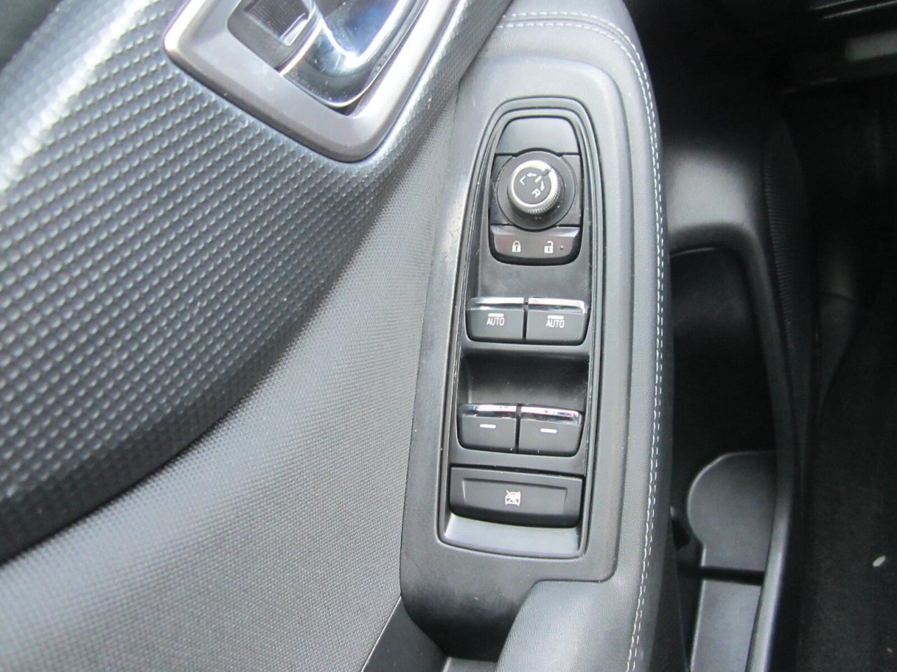 2023 Subaru Forester Touring CVT EYESIGHT ONE OWNER NO ACCIDENTS Photo