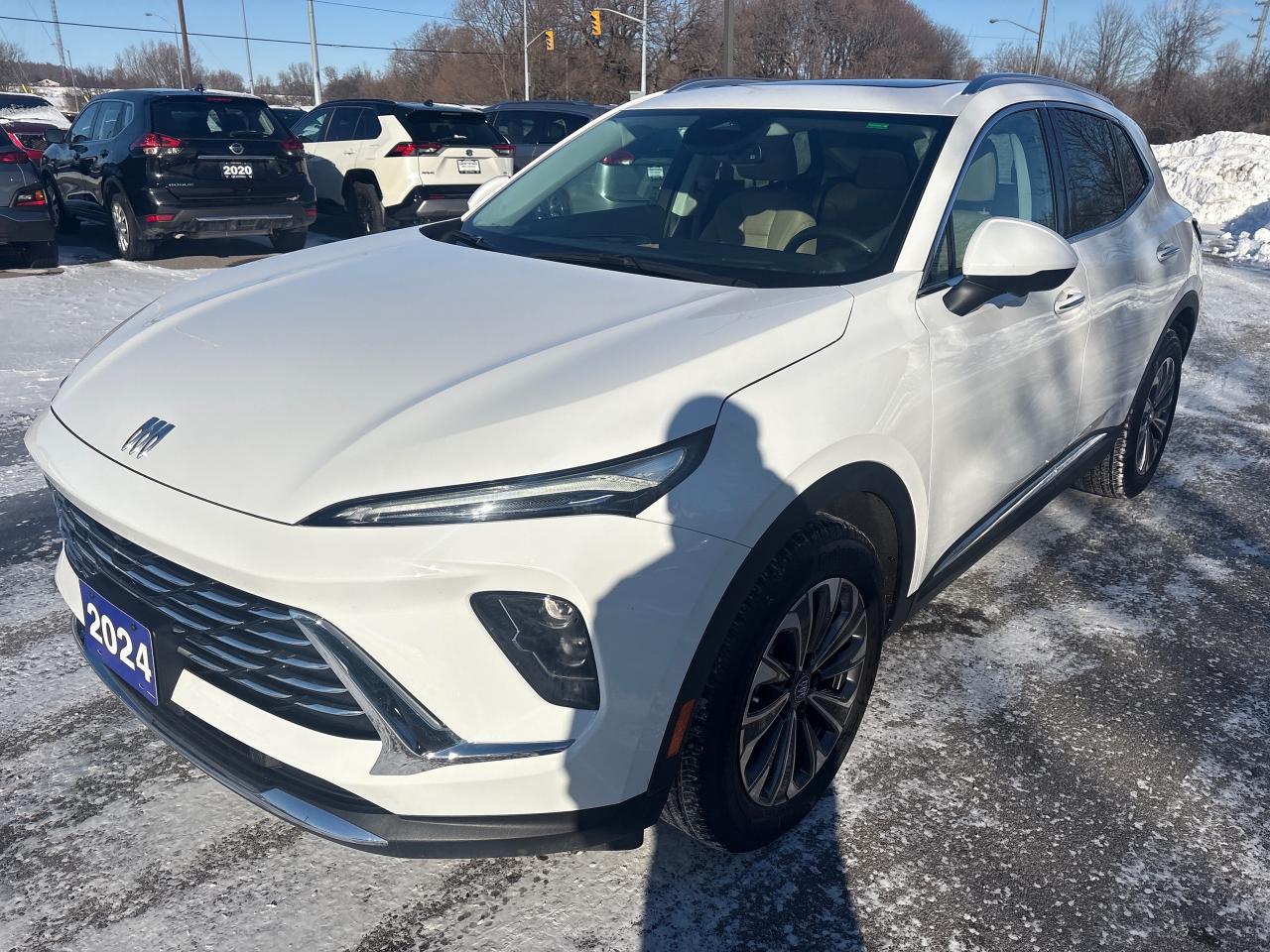 2024 Buick Envision Preferred AWD + Leatherette + Sunroof + 1 Owner Photo