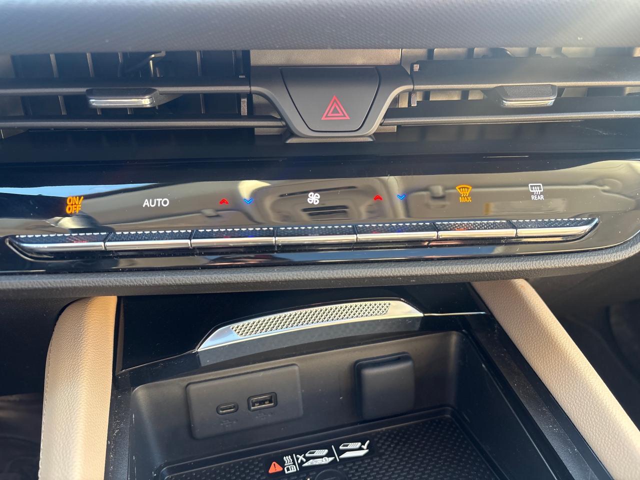 2024 Buick Envision Preferred AWD + Leatherette + Sunroof + 1 Owner Photo