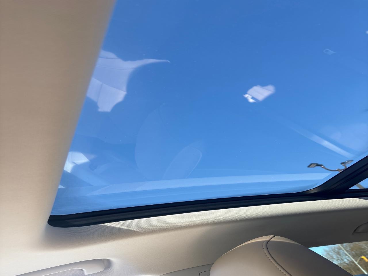 2024 Buick Envision Preferred AWD + Leatherette + Sunroof + 1 Owner Photo