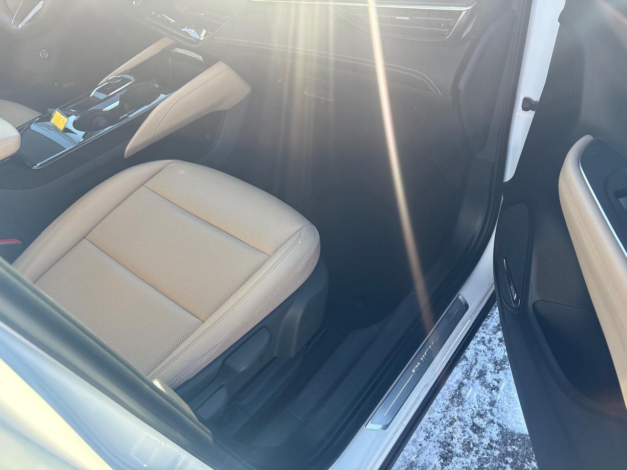 2024 Buick Envision Preferred AWD + Leatherette + Sunroof + 1 Owner Photo