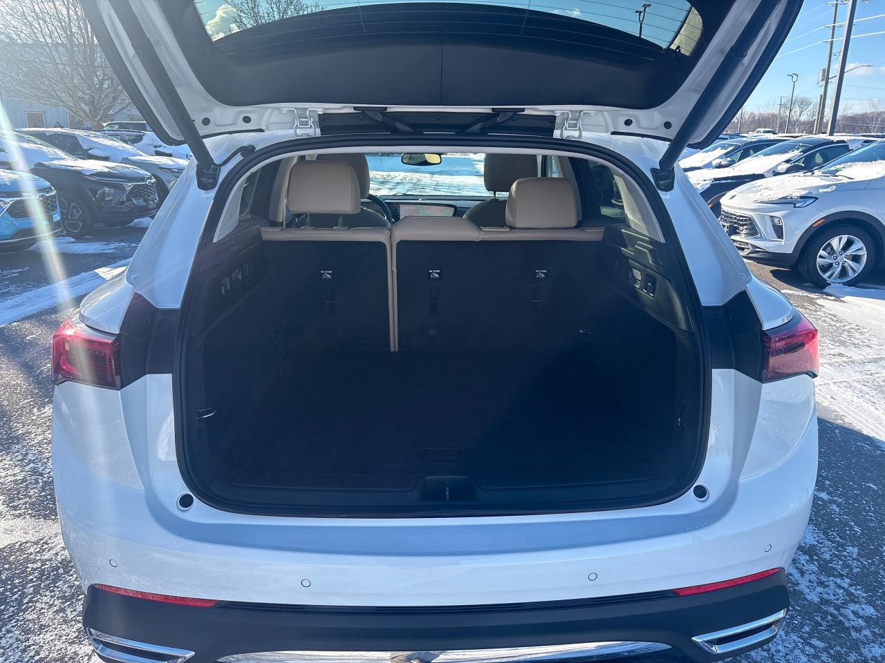 2024 Buick Envision Preferred AWD + Leatherette + Sunroof + 1 Owner Photo