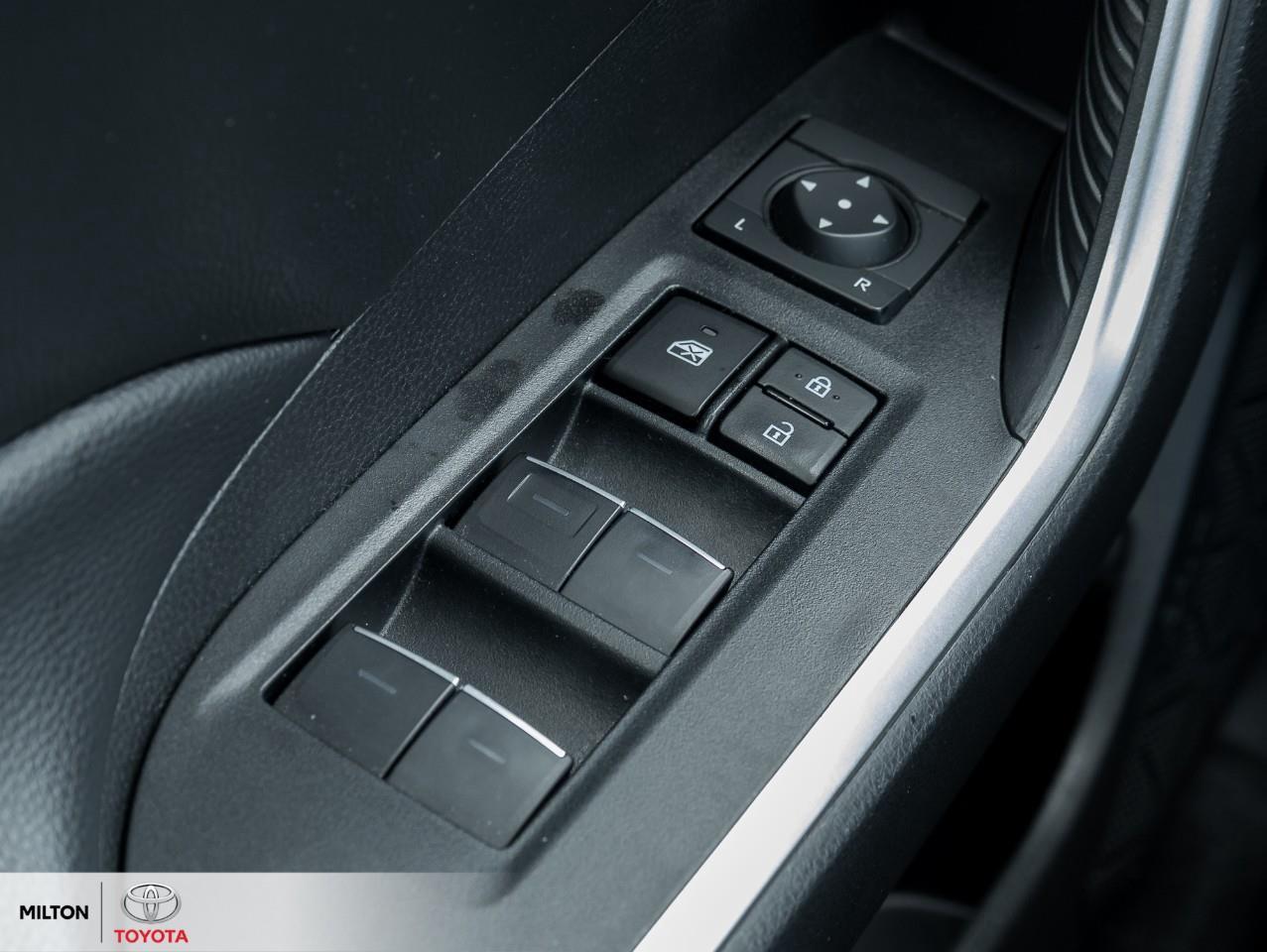 2024 Toyota RAV4 POWER SEAT SUNROOF HEATED STEERING ONE OWNER TCUV Photo