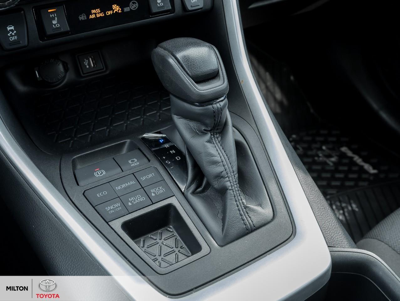 2024 Toyota RAV4 POWER SEAT SUNROOF HEATED STEERING ONE OWNER TCUV Photo