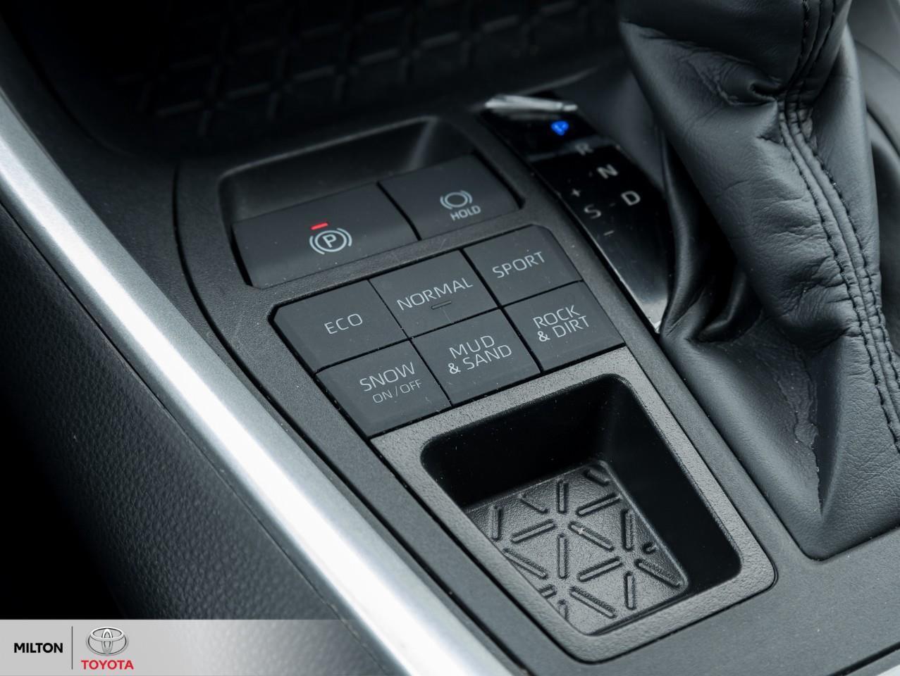 2024 Toyota RAV4 POWER SEAT SUNROOF HEATED STEERING ONE OWNER TCUV Photo