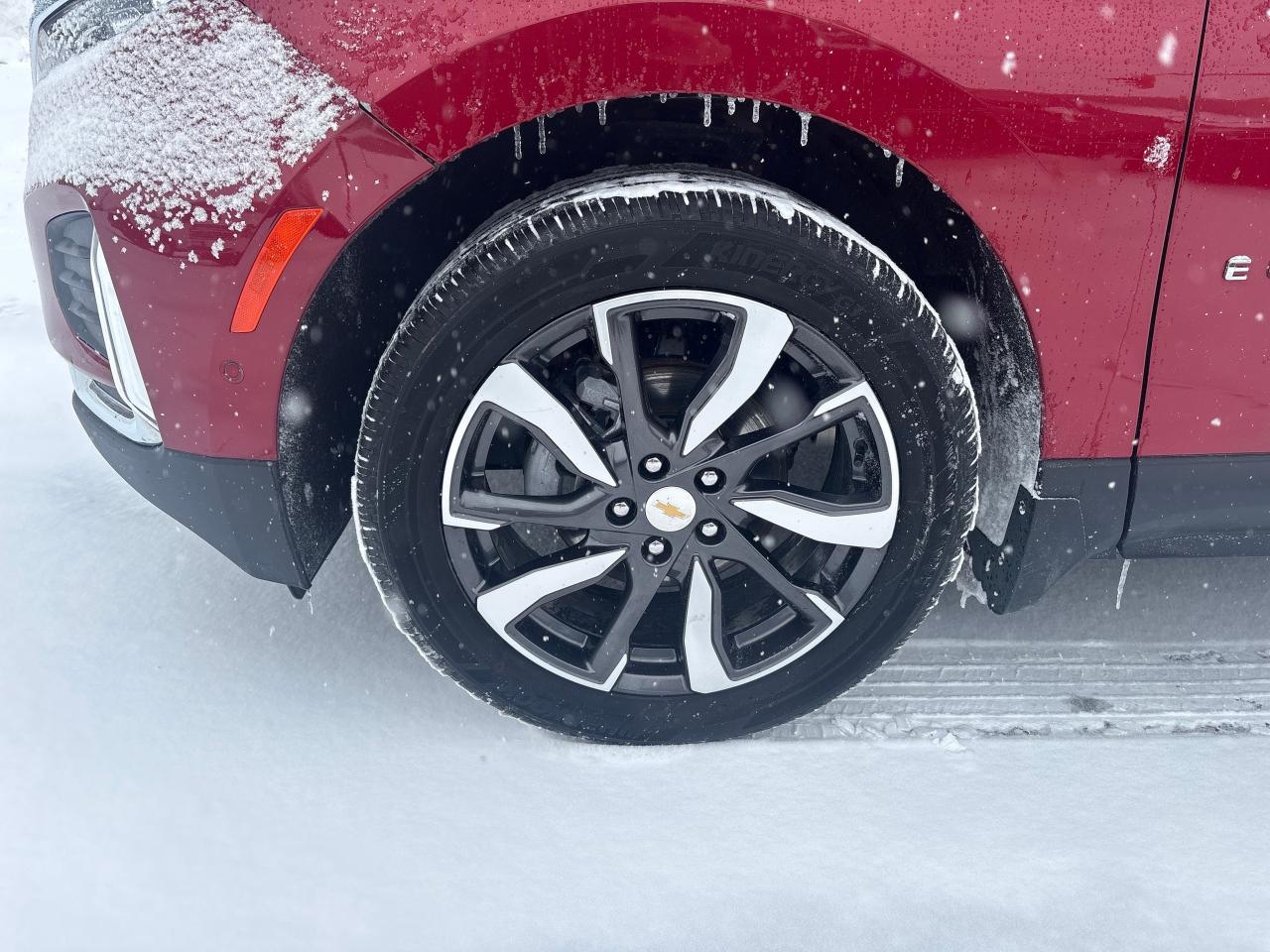 2024 Chevrolet Equinox Premier AWD + Sunroof + Navigation + 1 Owner Photo