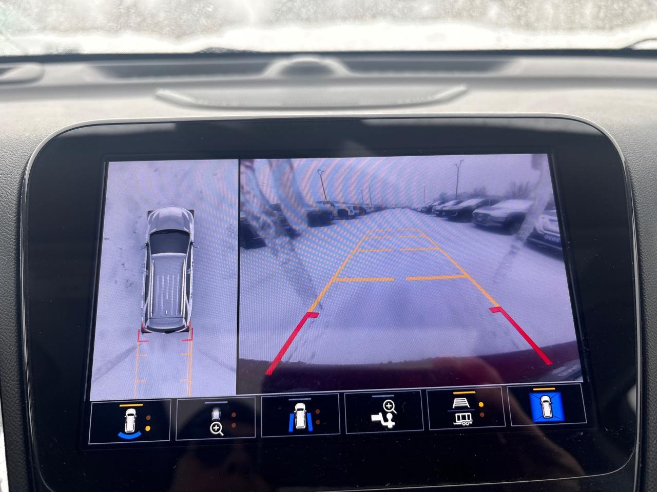 2024 Chevrolet Equinox Premier AWD + Sunroof + Navigation + 1 Owner Photo