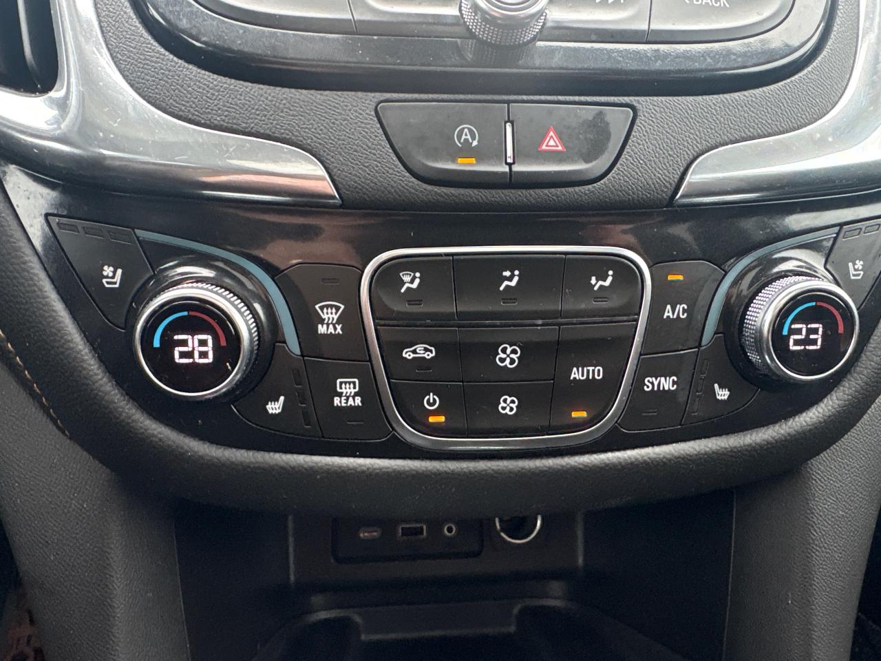 2024 Chevrolet Equinox Premier AWD + Sunroof + Navigation + 1 Owner Photo