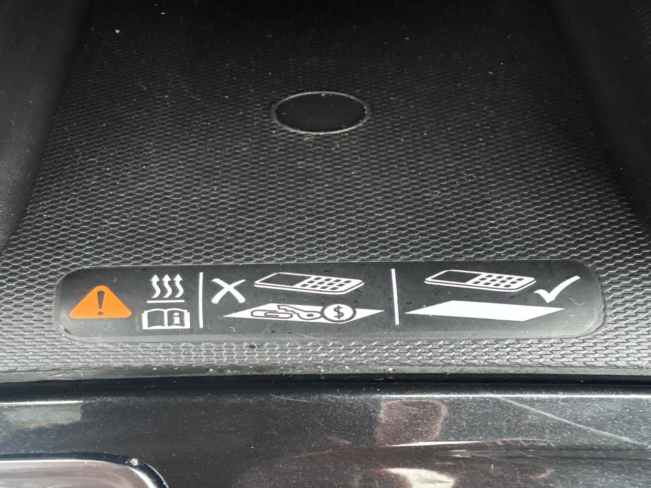 2024 Chevrolet Equinox Premier AWD + Sunroof + Navigation + 1 Owner Photo