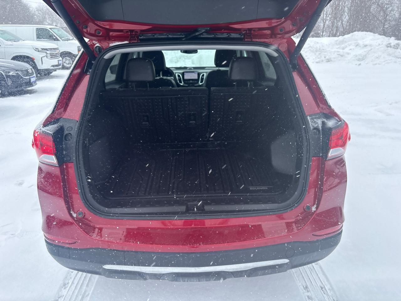 2024 Chevrolet Equinox Premier AWD + Sunroof + Navigation + 1 Owner Photo