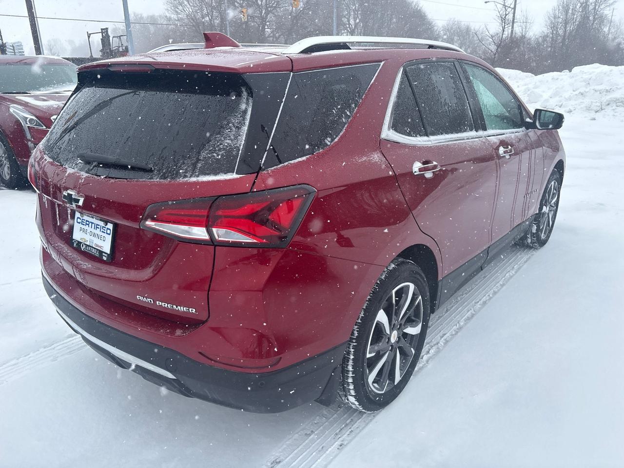 2024 Chevrolet Equinox Premier AWD + Sunroof + Navigation + 1 Owner Photo