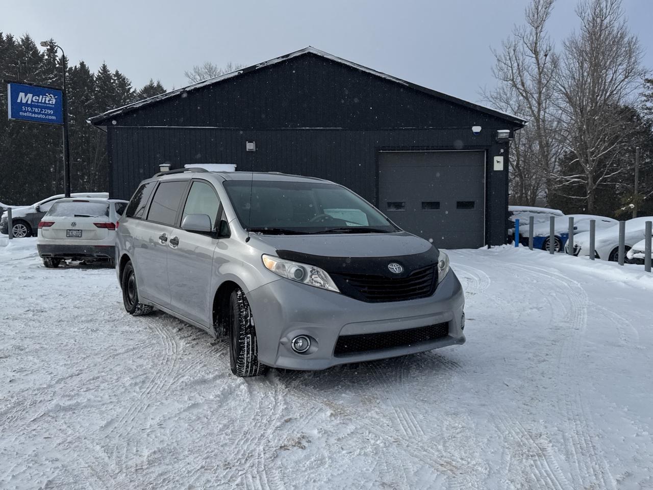 2011 Toyota Sienna LE 7 PASSENGER Photo