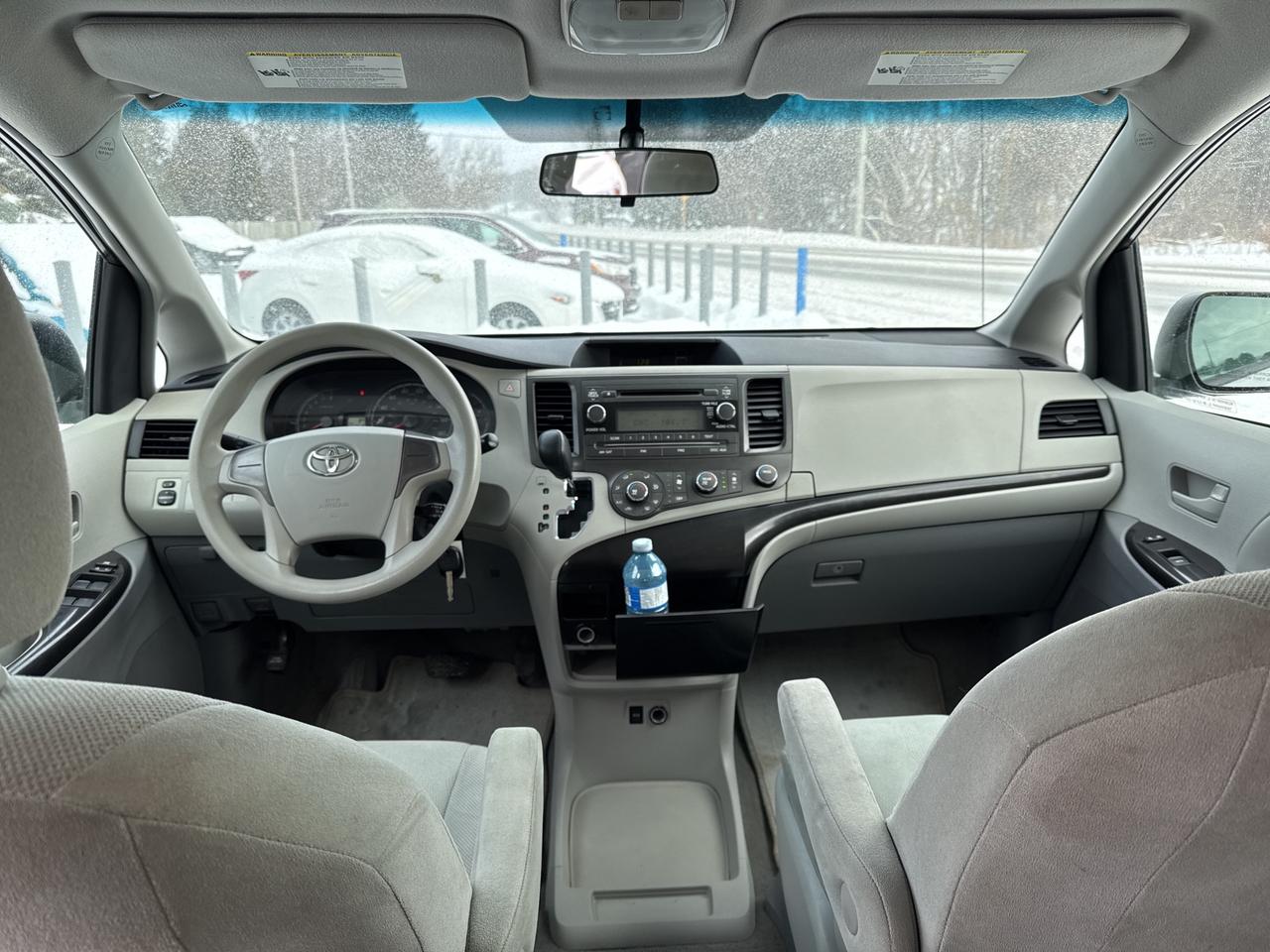 2011 Toyota Sienna LE 7 PASSENGER Photo