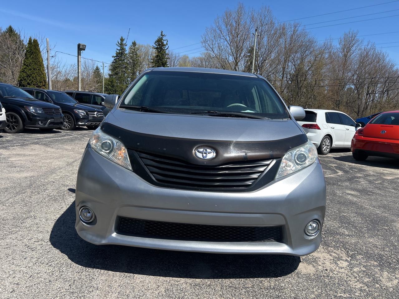 2011 Toyota Sienna LE 7 PASSENGER Photo